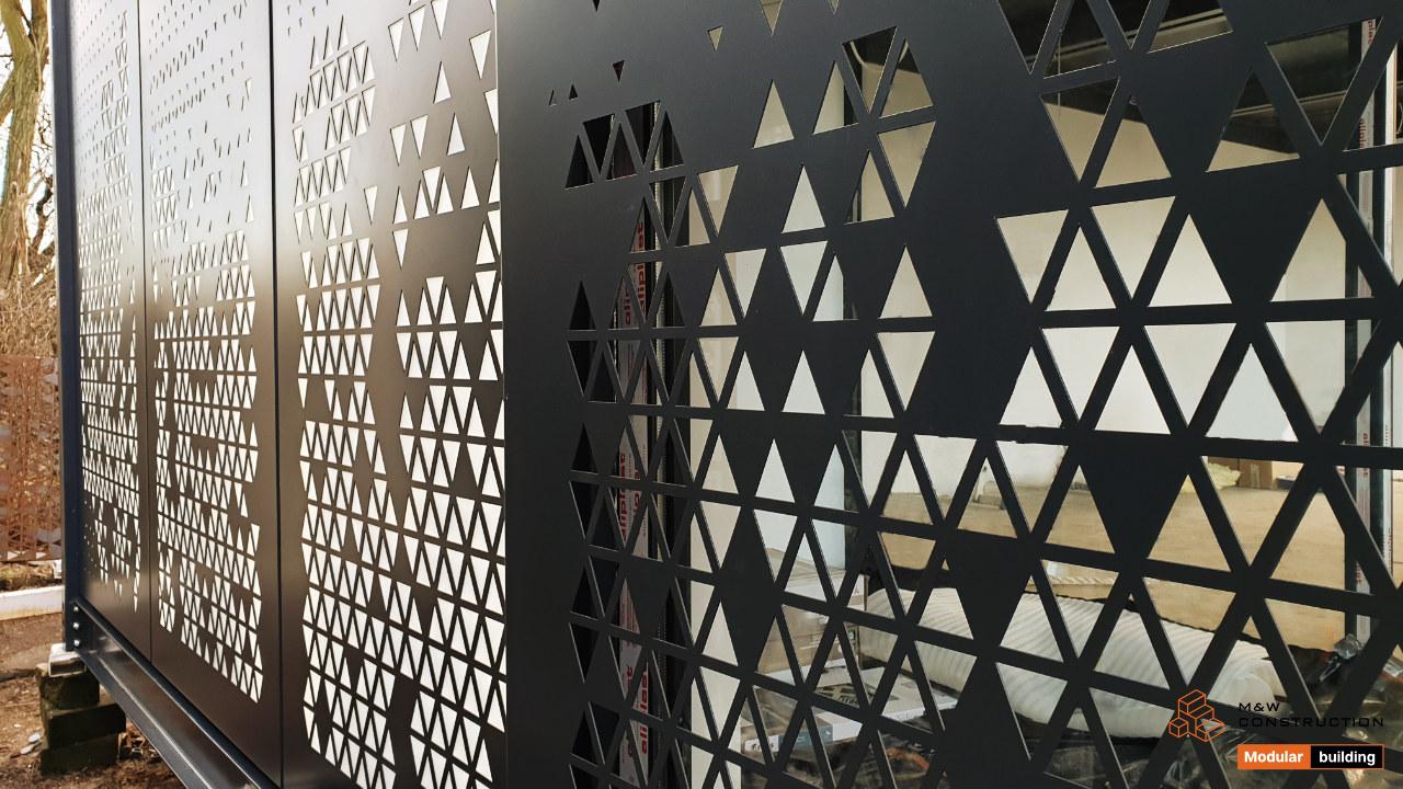 Modulare Bauweise – Material der Fassade: Perforierte Paneele 2